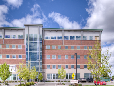 Exterior view of the Meadowlake Building in Meridian where St. Luke's Pharmacy Home Infusion Support is located.