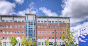 Exterior view of Meadowlake Medical Plaza where St. Luke's Clinic – Idaho Cardiology Associates: Meridian, 3525 E Louise Dr, Suite 400 is located.