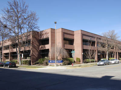 Exterior view of the building for St. Luke’s Clinic – Cardiothoracic and Vascular Surgery: Boise