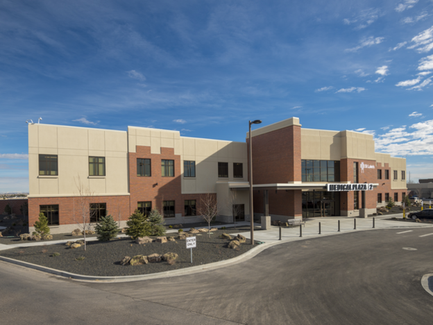 Exterior view of St. Luke’s Magic Valley Medical Plaza 2 where St. Luke’s Clinic – Ear, Nose, and Throat: Twin Falls is located.