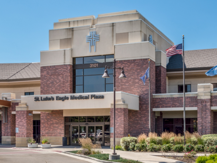 Entrance to St. Luke's Eagle Medical Plaza where Idaho Elks Hearing and Balance Center: Eagle is located.