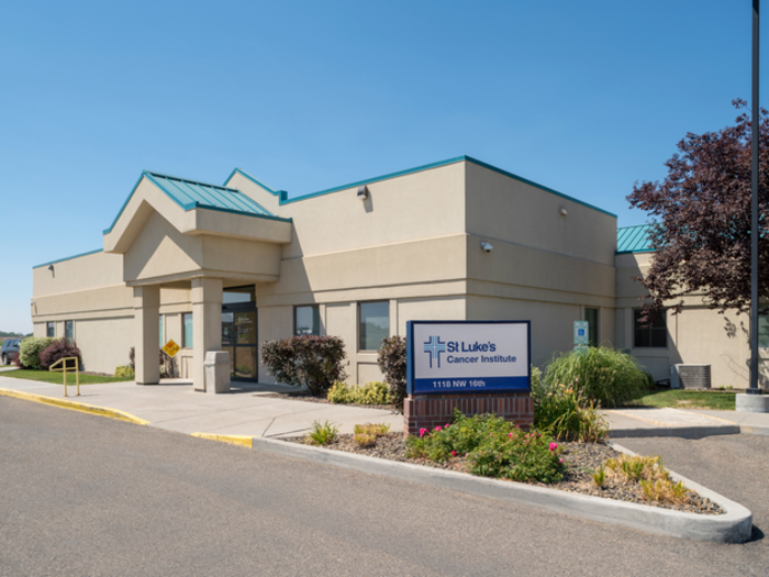 Entrance to St. Luke's Cancer Institute: Fruitland