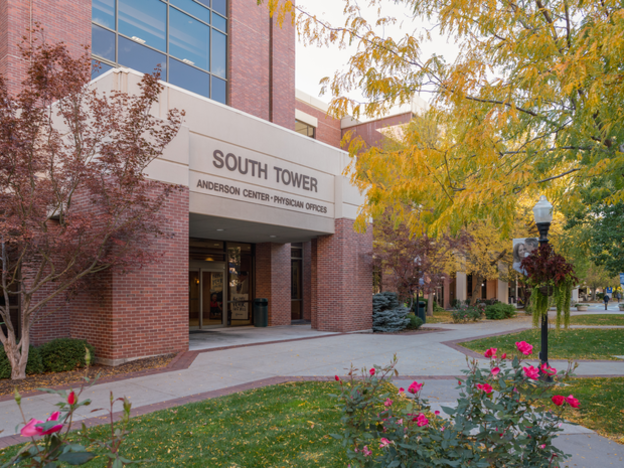 Entrance to the Anderson Center South Tower where St. Luke's Clinic – Plastic and Reconstructive Surgery: Boise is located
