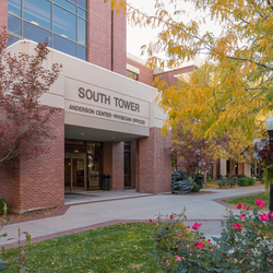 Entrance to the Anderson Center South Tower where St. Luke’s Clinic – Obstetrics and Gynecology: Boise is located