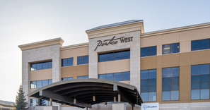 Entrance to Portico West where St. Luke's Clinic – Wound and Hyperbarics is located.