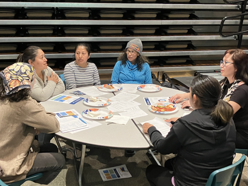  Discussion around a table