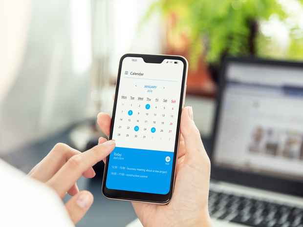 Using a calendar on a phone