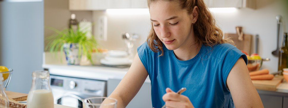 teen girl eating