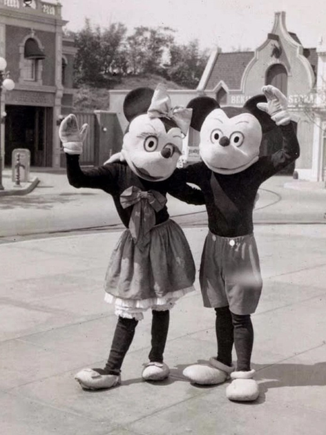  Black and white photo of Minnie and Mickey Mouse
