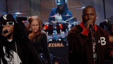 Keesha dancing on the Tonight Show