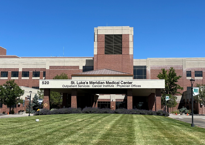 Entrance to St. Luke's Meridian Medical Center where St. Luke's Clinic - Pain Management: Meridian is located