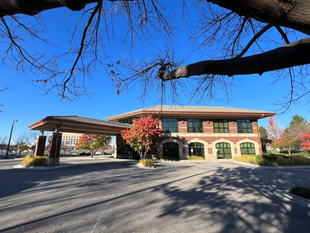 Exterior view of St. Luke's Clinic – Palliative and Supportive Care: Meridian