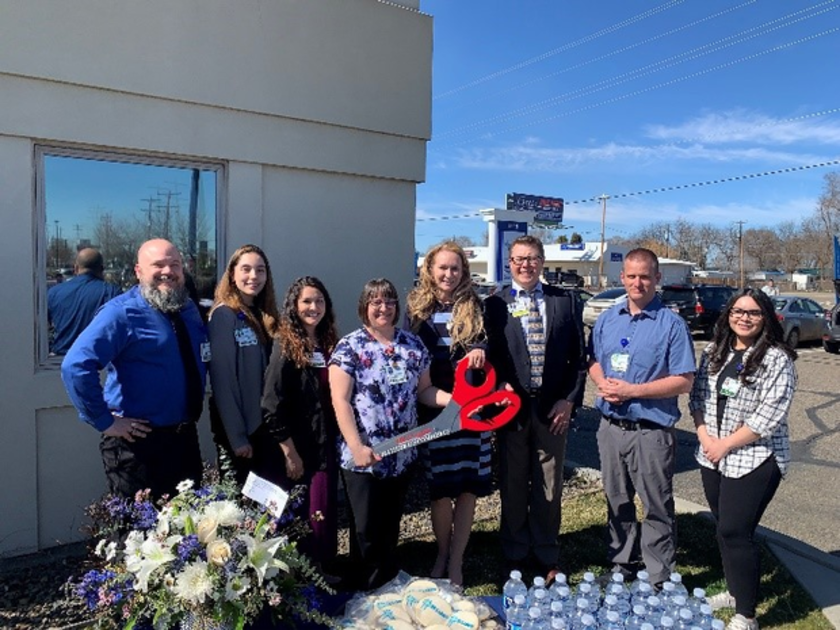  Ribbon cutting at St. Luke's Fruitland pharmacy