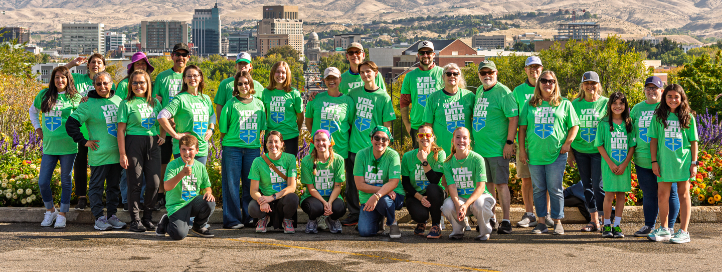 Group of FitOne volunteers