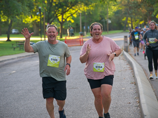 People running the FitOne 10K