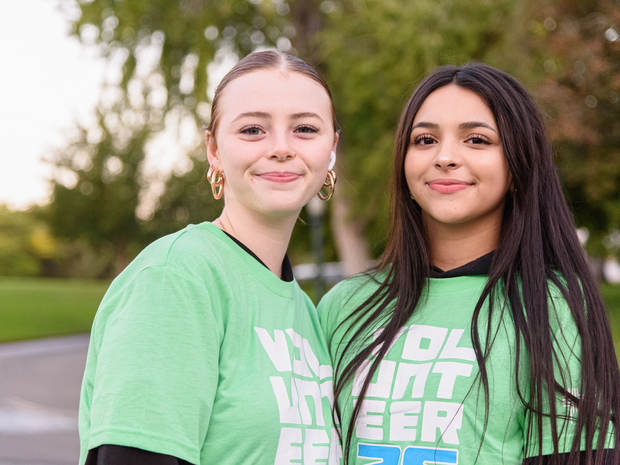 Two FitOne volunteers